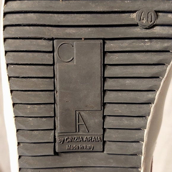 Cinzia Araia slip-on mid-sneaker in berry suede, sz40, EUC - Picture 9 of 12